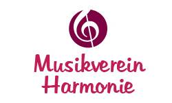 Das Logo des Musikverein Harmonie. Ein weißer Hintergrund mir einem dunkel rosanem Kreis mit einem Notenschlüssel daraus ausgeschnitten. Darunter den Schriftzug "Musikverein Harmonie" in derselben Farbe.